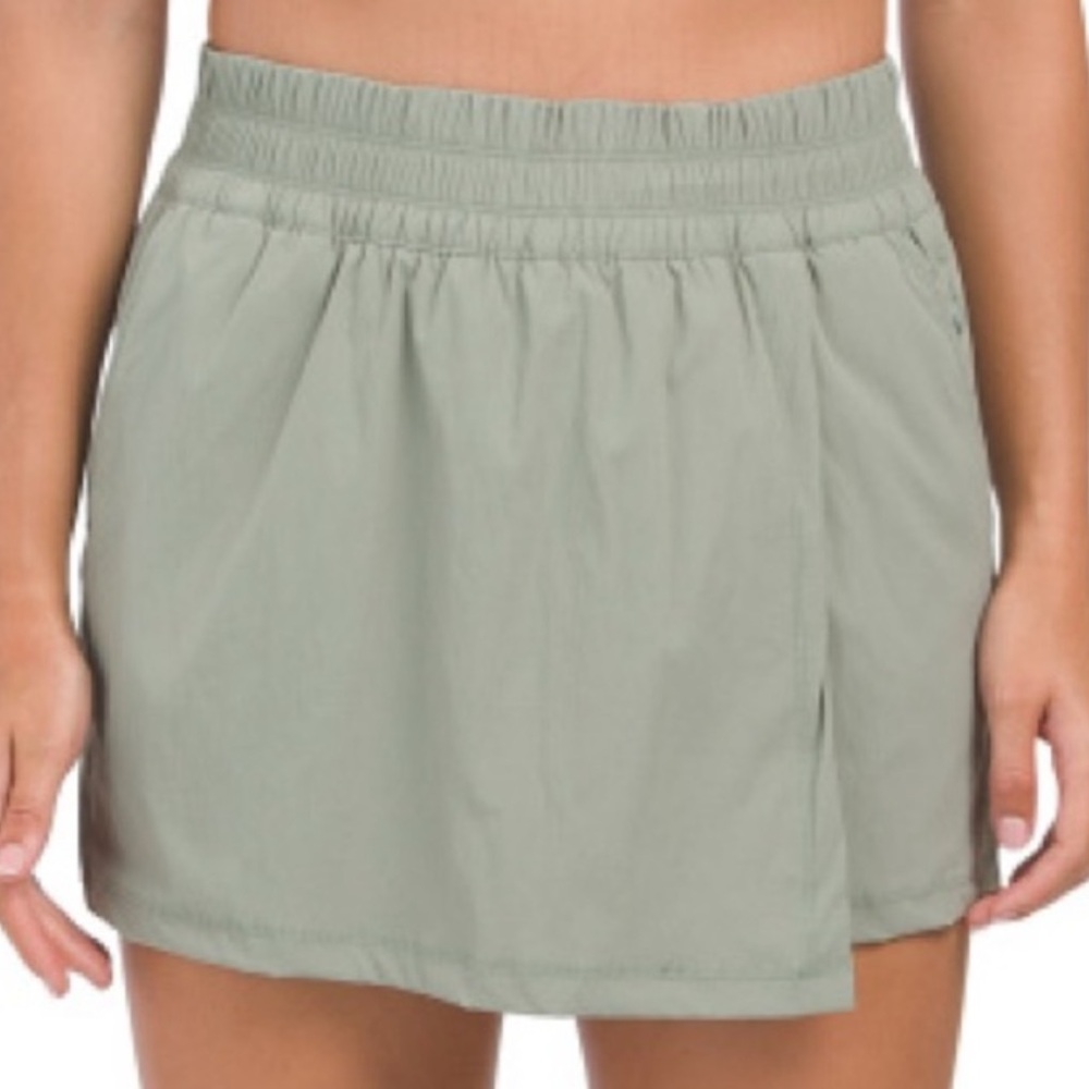 Yogalicious Outdoor Commuter Skort NWT